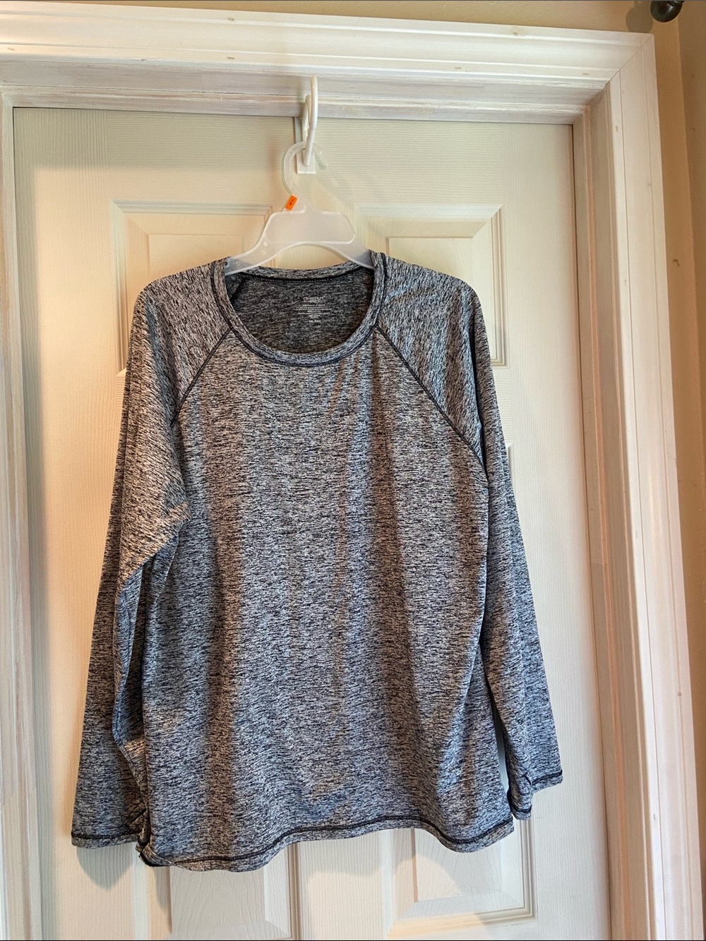Cuddl Duds Heathered Charcoal Long-Sleeve Crew Top